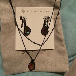Kendra Scott Cory necklace and earrings in gunmetal